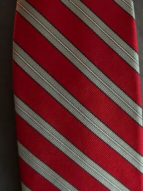 Bench Red and Silver Diagonal Stripe Tie